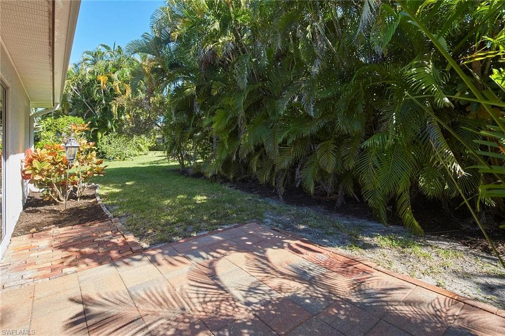 214 Marseille DR, NAPLES FL 34112-13