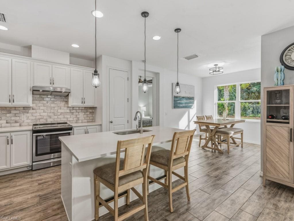14567 Topsail DR, NAPLES FL 34114-3