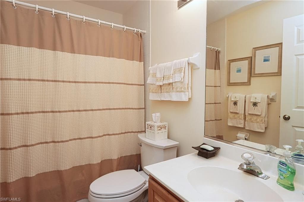 26881 Wedgewood DR # 201, BONITA SPRINGS FL 34134-18