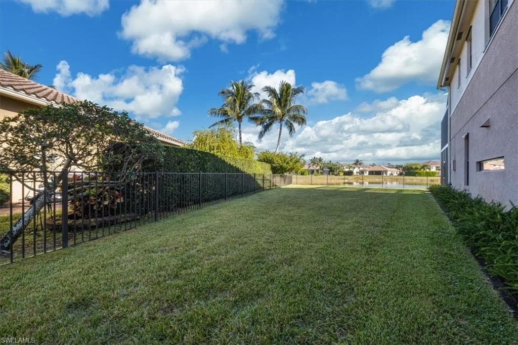 3821 Columbia CT, NAPLES FL 34119-26