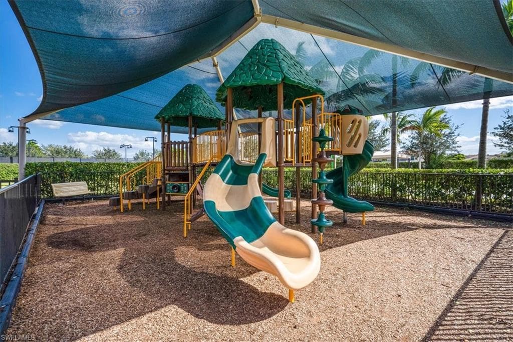 3821 Columbia CT, NAPLES FL 34119-36