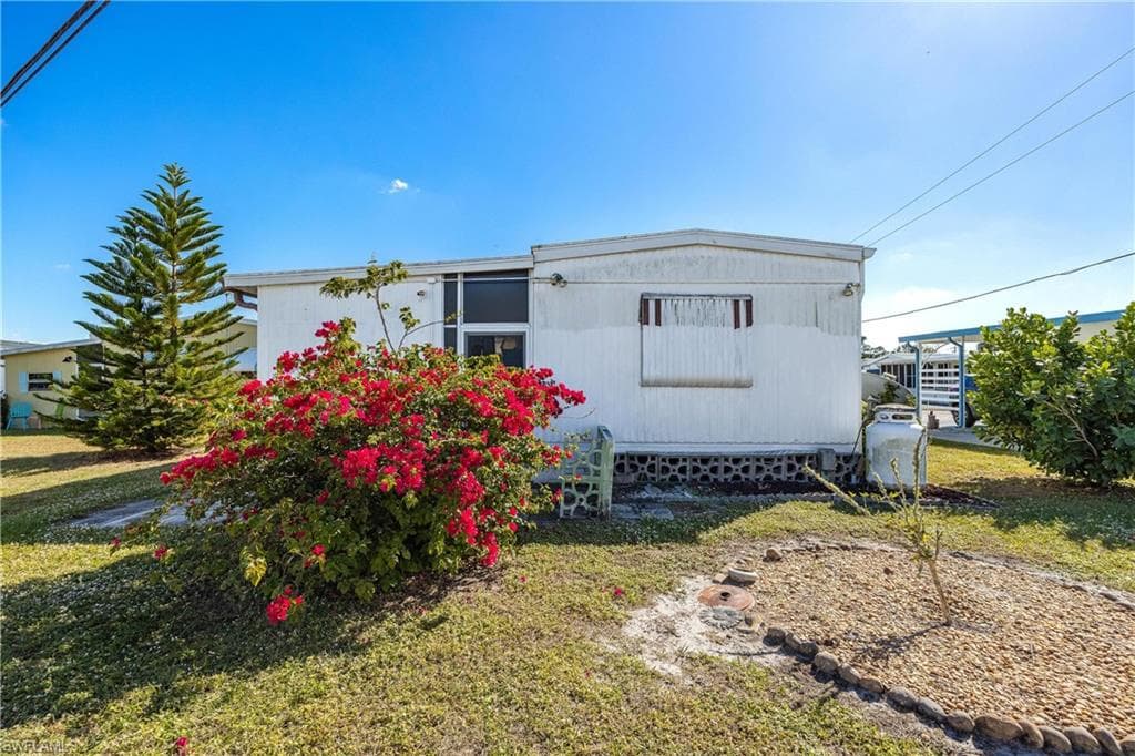 163 Chisholm TRL, NORTH FORT MYERS FL 33917-27