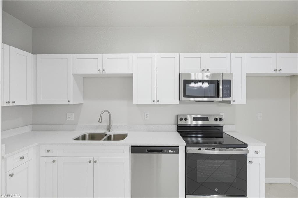 9656 Roundstone CIR, FORT MYERS FL 33967-16