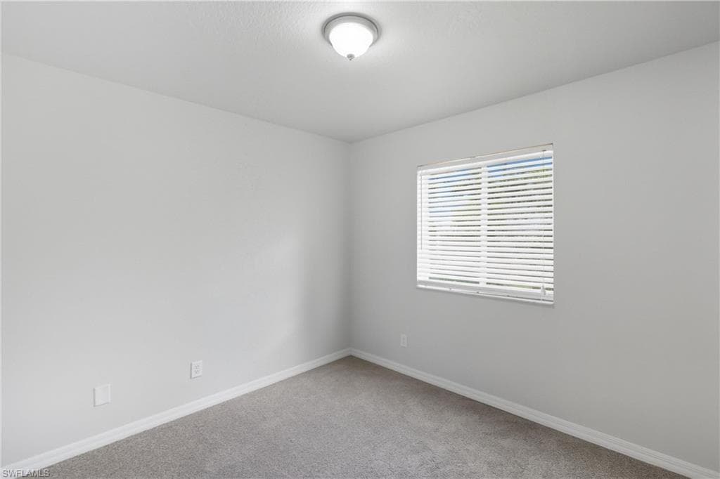 9656 Roundstone CIR, FORT MYERS FL 33967-21