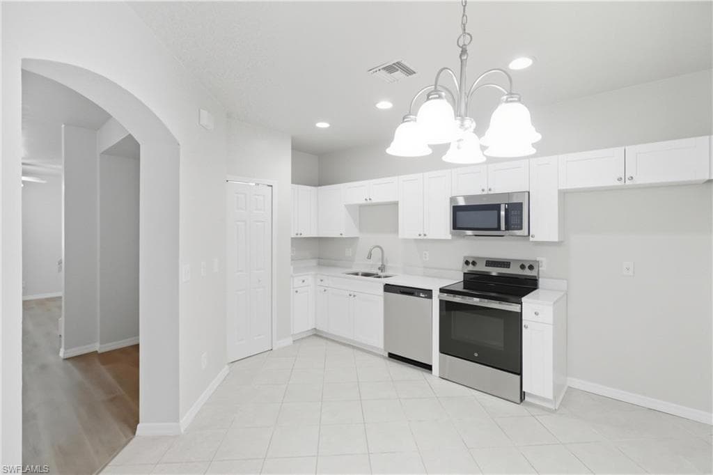 9656 Roundstone CIR, FORT MYERS FL 33967-2