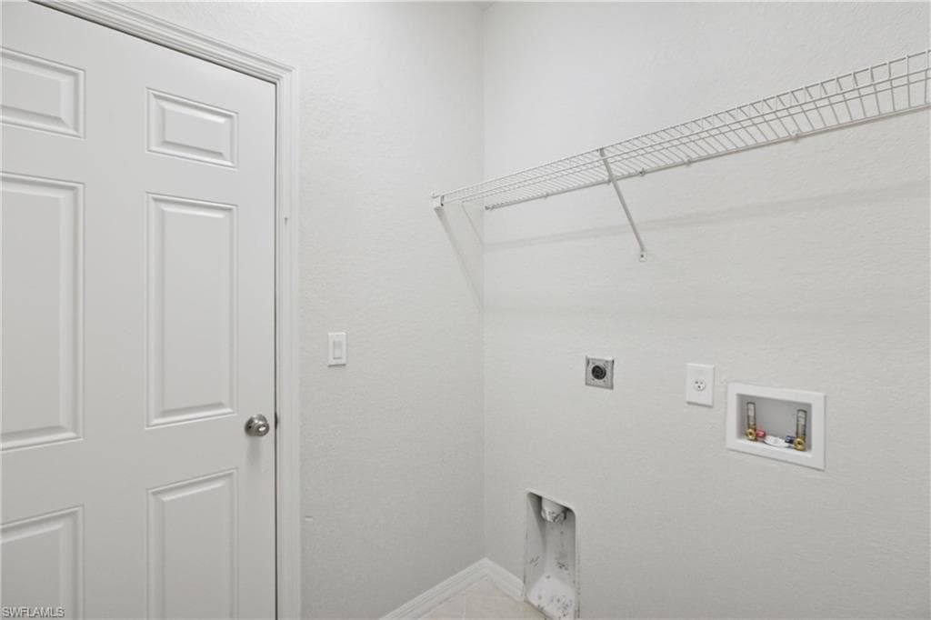 9656 Roundstone CIR, FORT MYERS FL 33967-34