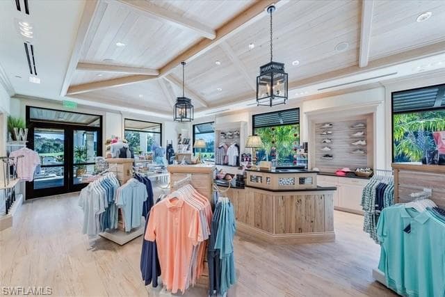 107 Clubhouse LN # 391, NAPLES FL 34105-33