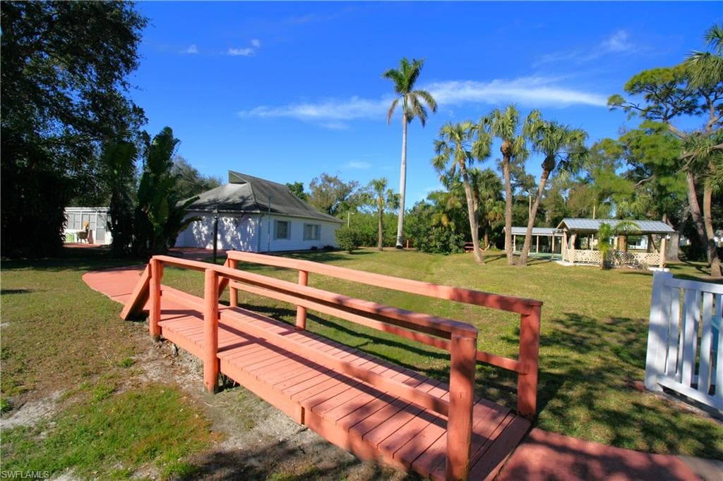 1008 Tropic TER, NORTH FORT MYERS FL 33903-32