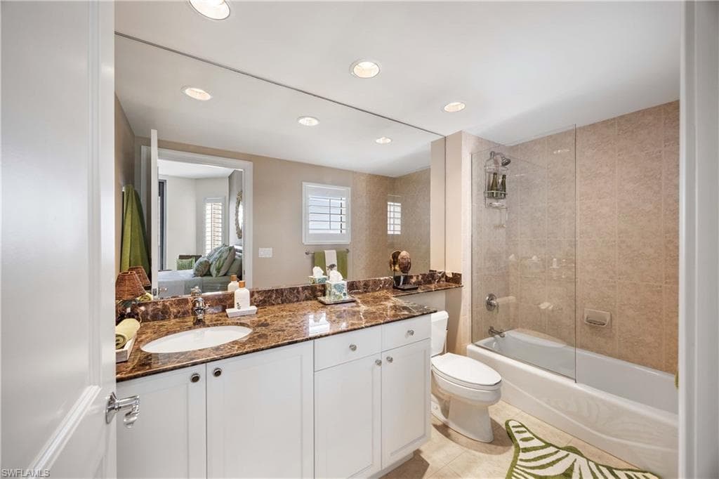 1060 Borghese LN # 701, NAPLES FL 34114-33