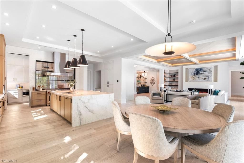 2231 Forrest LN, NAPLES FL 34102-16