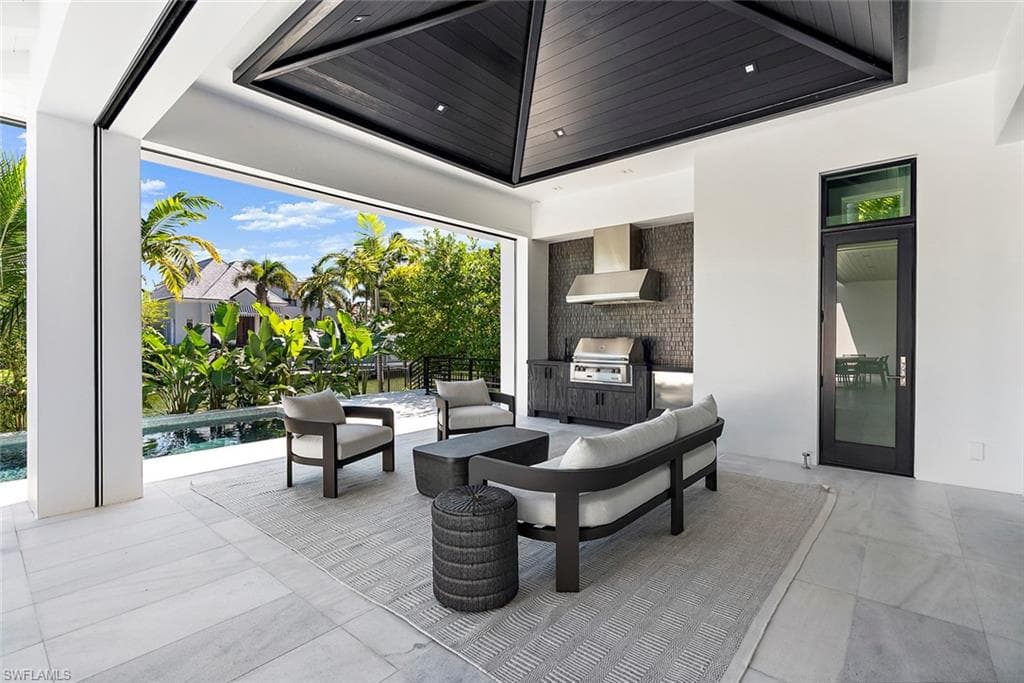 2231 Forrest LN, NAPLES FL 34102-42