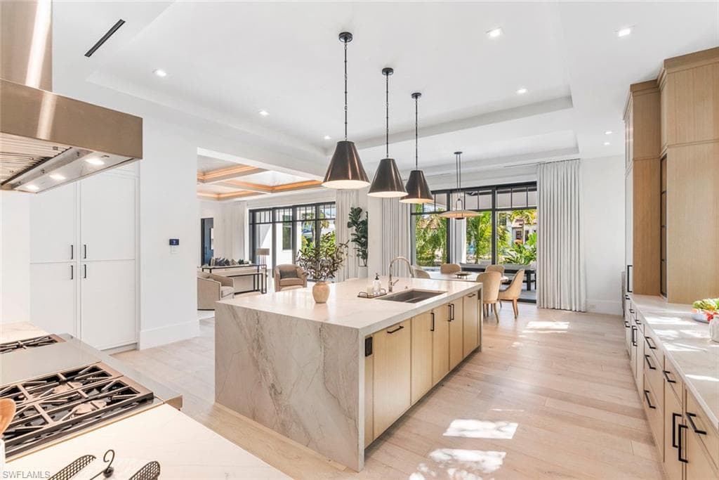 2231 Forrest LN, NAPLES FL 34102-13