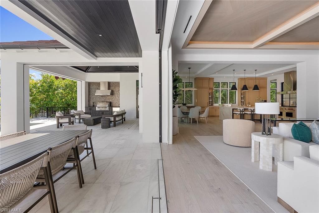 2231 Forrest LN, NAPLES FL 34102-44