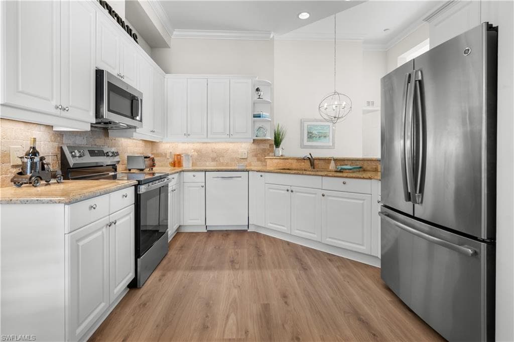 1540 Clermont DR # F403, NAPLES FL 34109-9