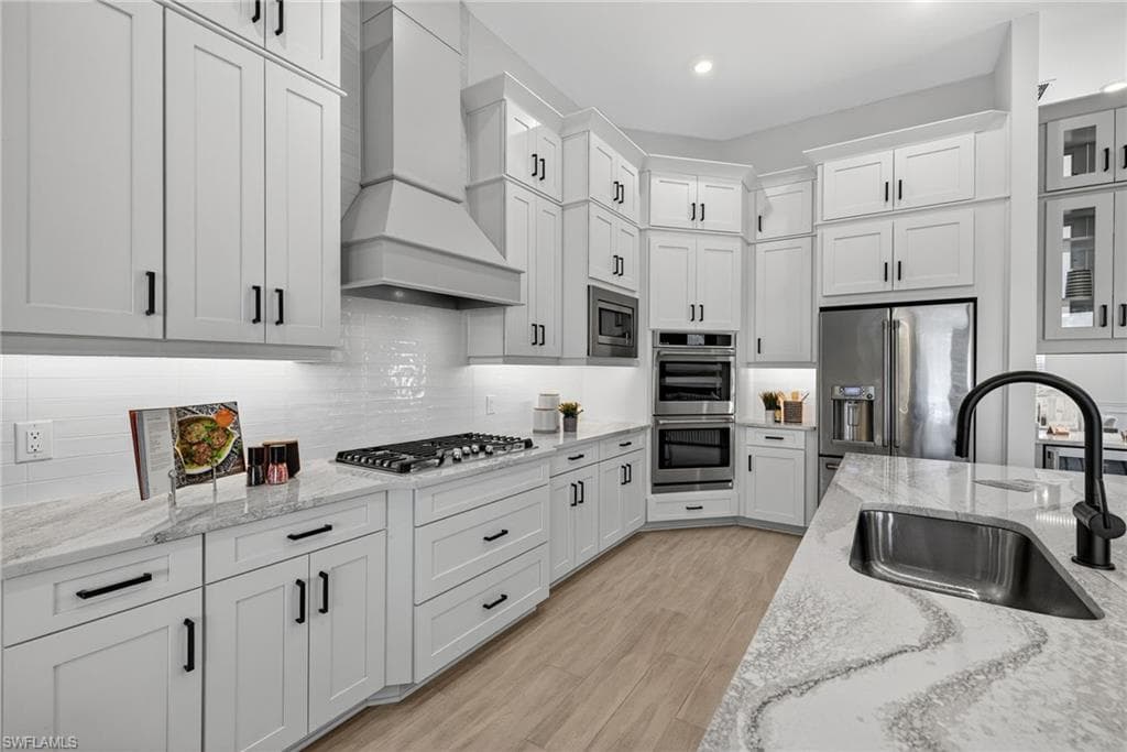 15428 Turin DR, NAPLES FL 34114-1