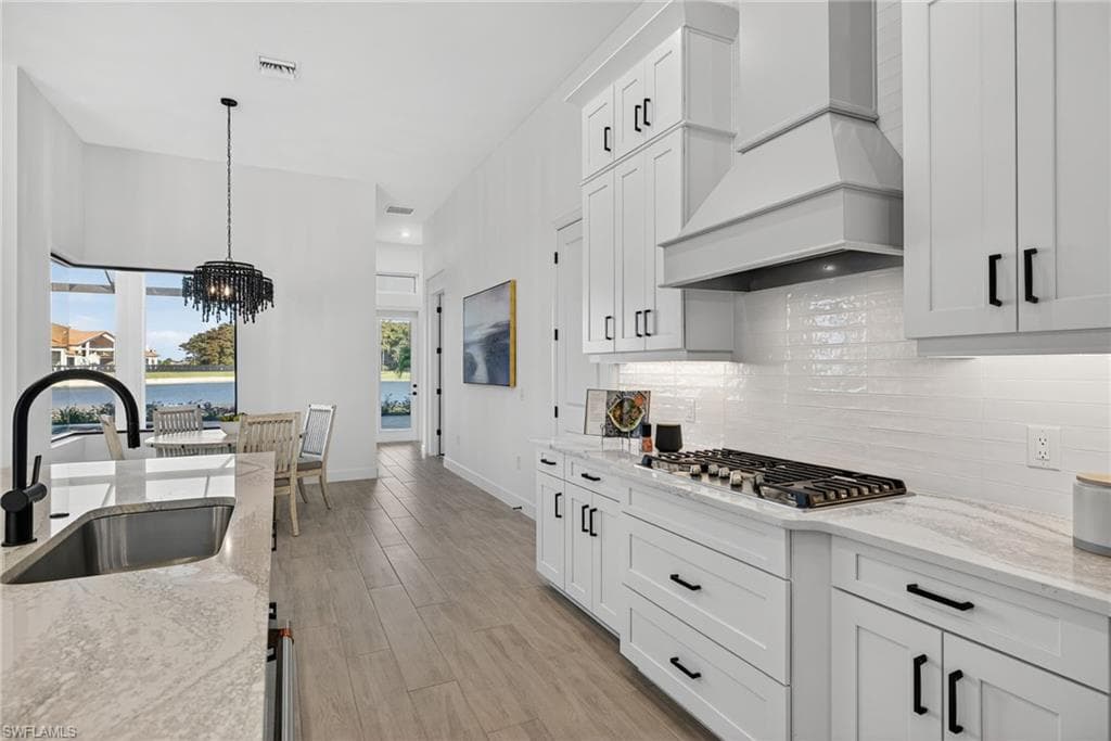 15428 Turin DR, NAPLES FL 34114-19