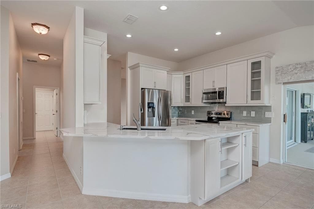 2250 Grove DR, NAPLES FL 34120-9