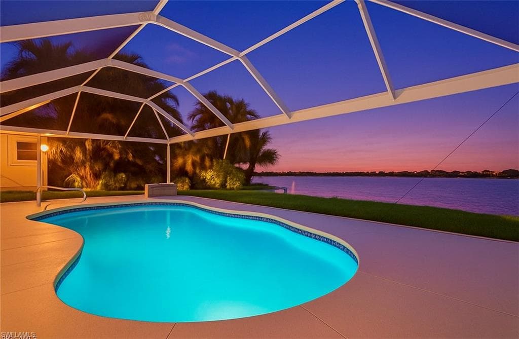 2250 Grove DR, NAPLES FL 34120-39