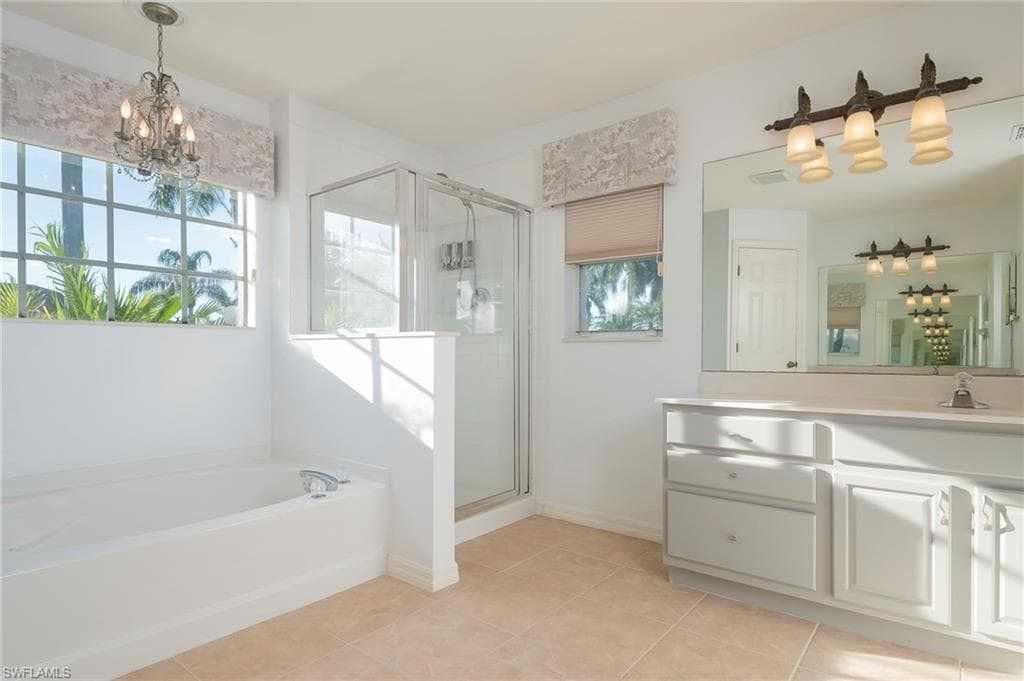 2250 Grove DR, NAPLES FL 34120-20