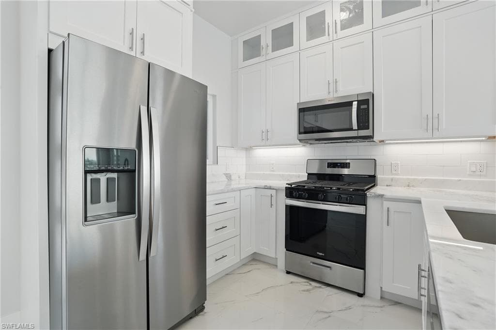 855 Lagoon ST # 3, FORT MYERS BEACH FL 33931-8