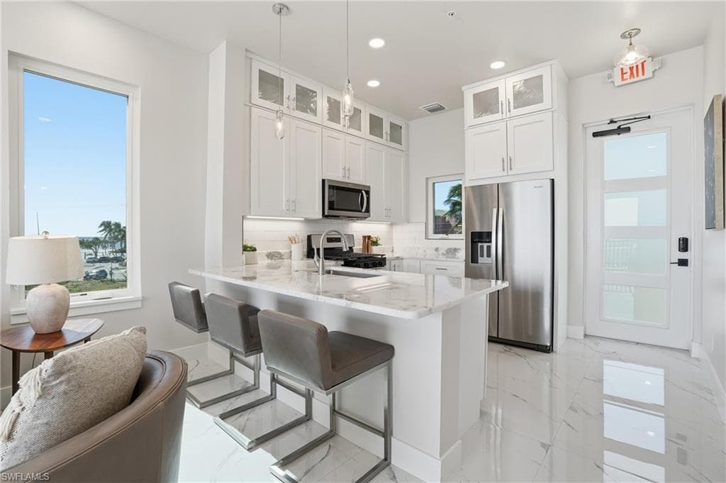 855 Lagoon ST # 4, FORT MYERS BEACH FL 33931-16