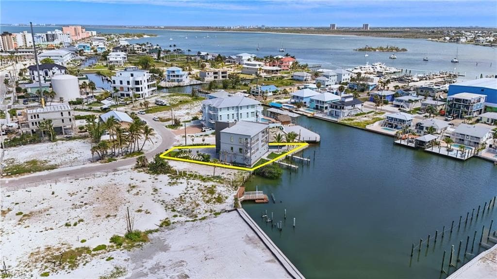 855 Lagoon ST # 4, FORT MYERS BEACH FL 33931-2