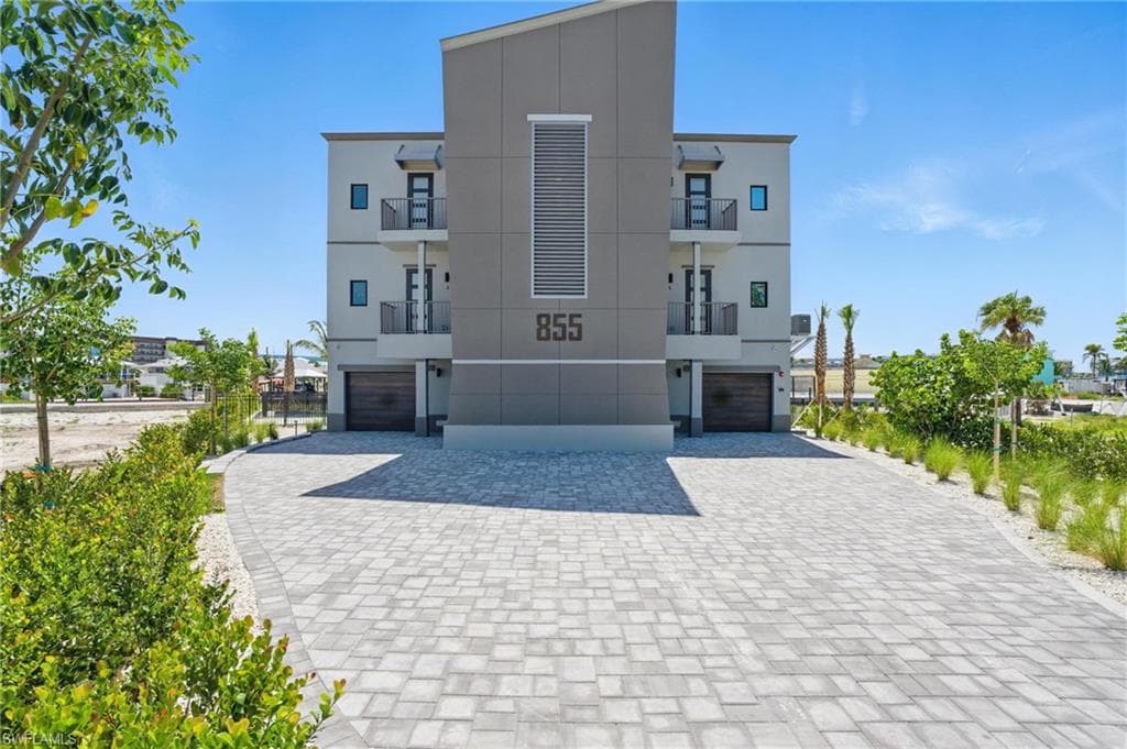 855 Lagoon ST # 4, FORT MYERS BEACH FL 33931-8
