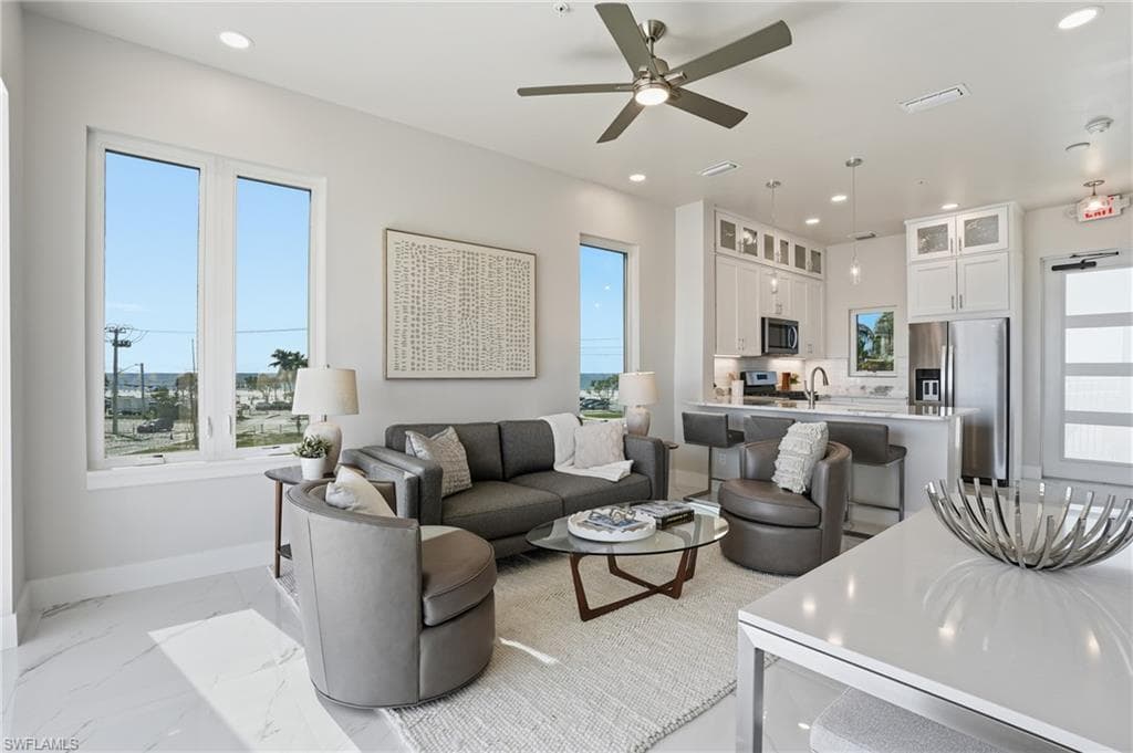 855 Lagoon ST # 4, FORT MYERS BEACH FL 33931-18