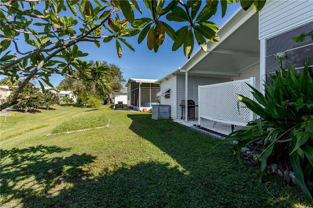 255 Riverwood RD, NAPLES FL 34114-31