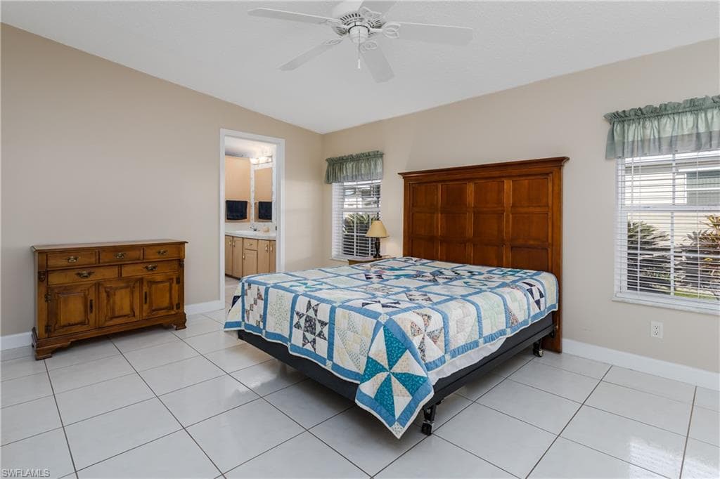 255 Riverwood RD, NAPLES FL 34114-18