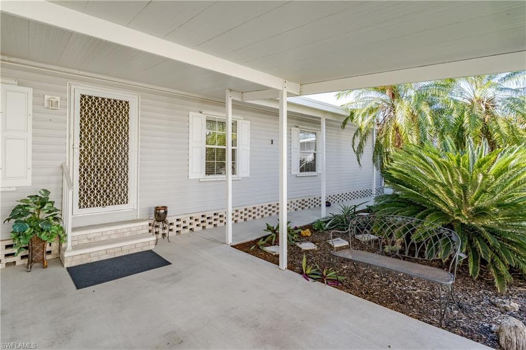 255 Riverwood RD, NAPLES FL 34114-3