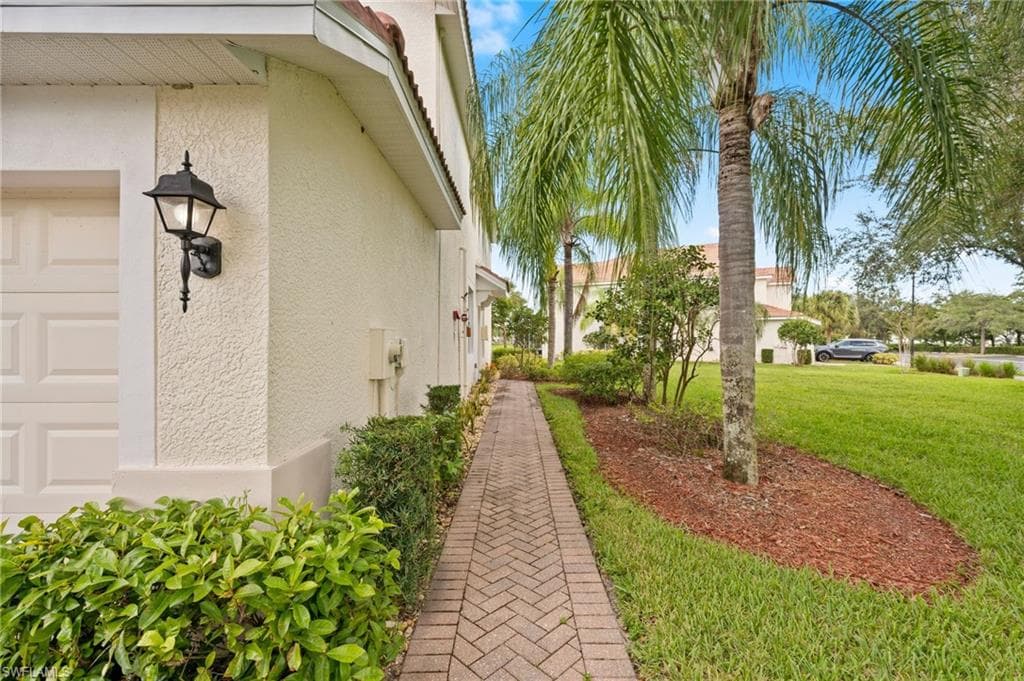 1084 Hampton CIR # 49, NAPLES FL 34105-2
