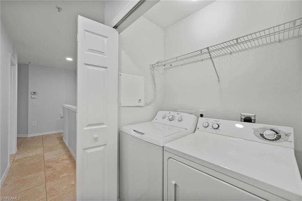 1084 Hampton CIR # 49, NAPLES FL 34105-31