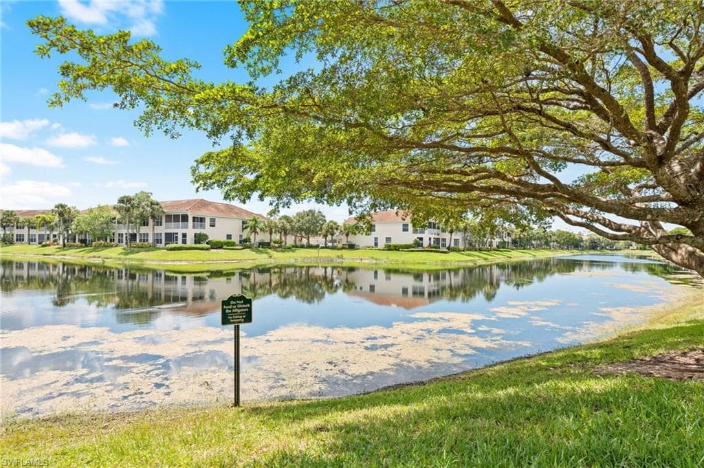 1084 Hampton CIR # 49, NAPLES FL 34105-20