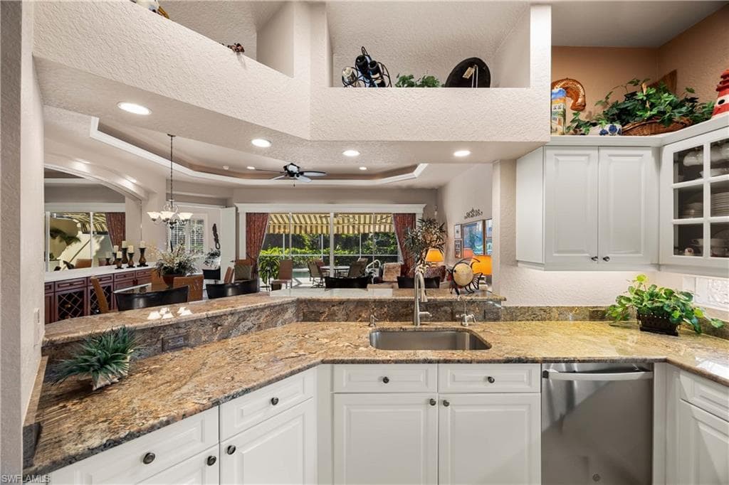 14607 Glen Eden DR, NAPLES FL 34110-17