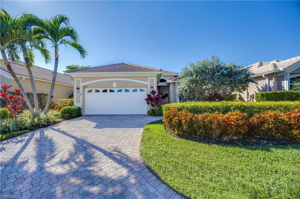 14607 Glen Eden DR, NAPLES FL 34110-3