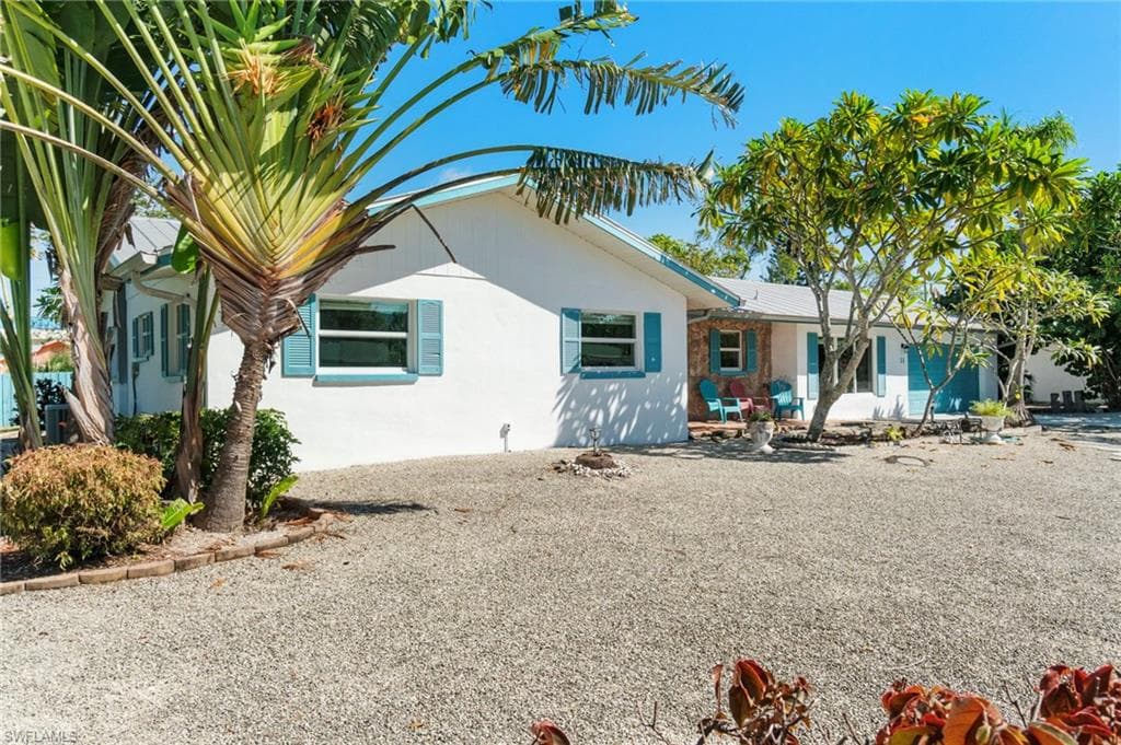 11 2nd ST, BONITA SPRINGS FL 34134-31