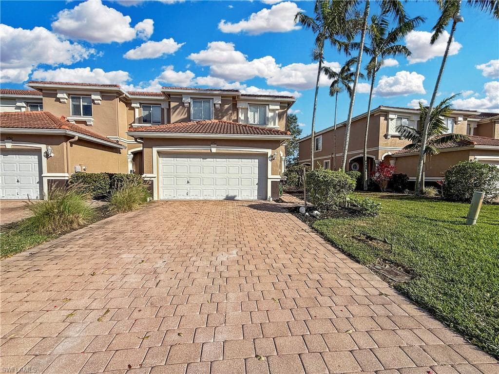 9762 Roundstone CIR, FORT MYERS FL 33967-1