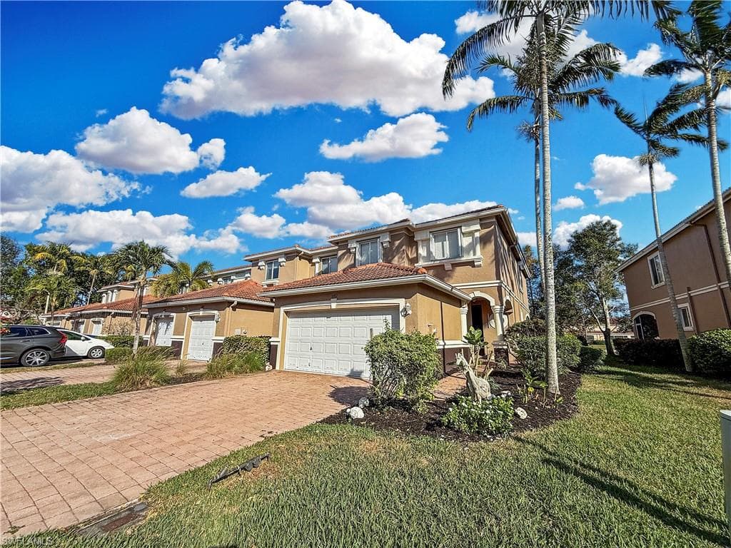 9762 Roundstone CIR, FORT MYERS FL 33967-2