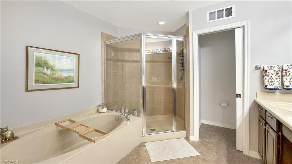 9762 Roundstone CIR, FORT MYERS FL 33967-19