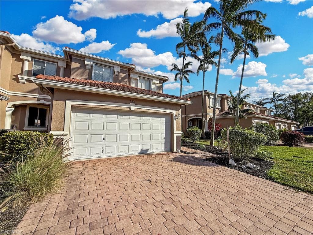 9762 Roundstone CIR, FORT MYERS FL 33967-38