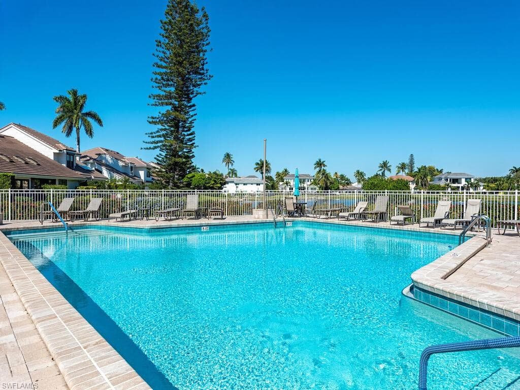 555 Park Shore DR B411-11