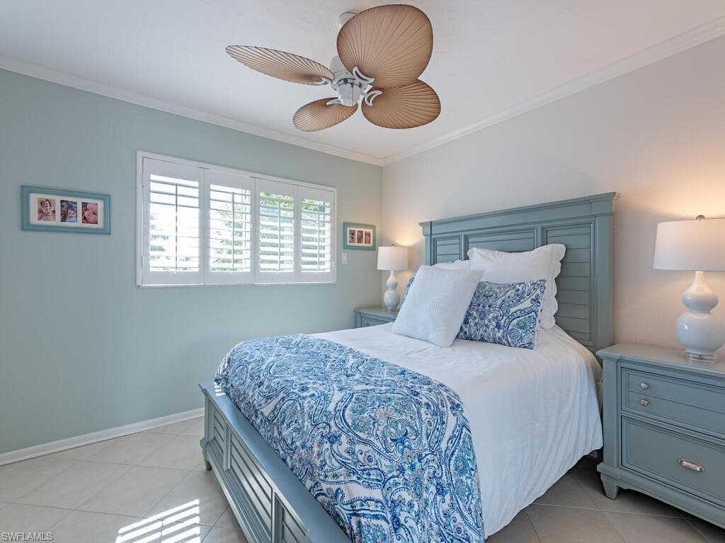 555 Park Shore DR B411-9