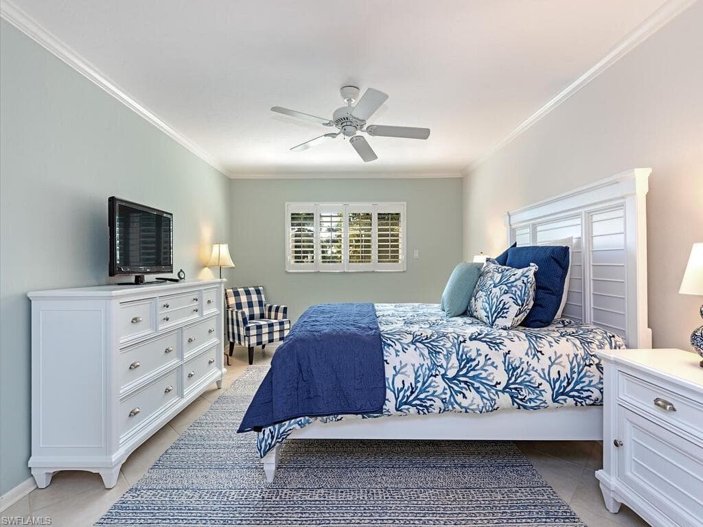 555 Park Shore DR B411-7