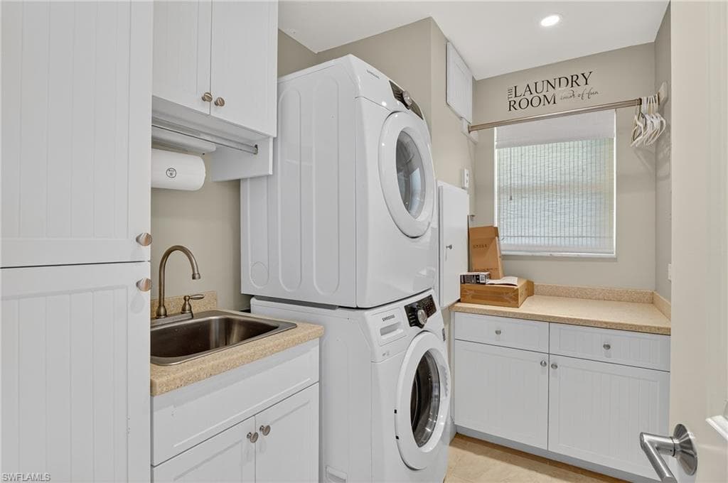 1433 Sanderling CIR, SANIBEL FL 33957-36