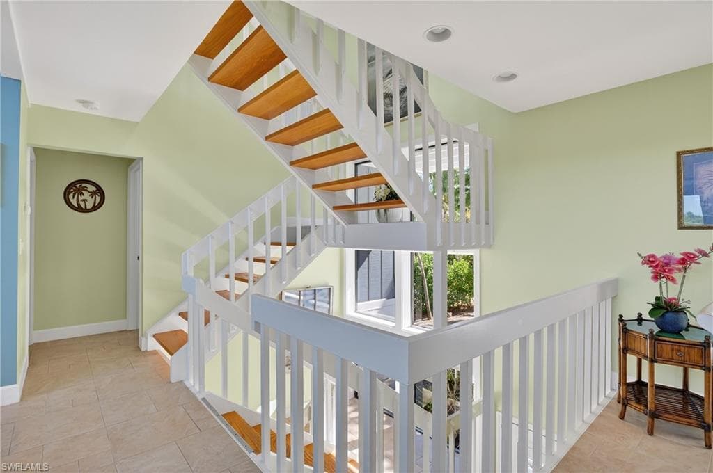 1433 Sanderling CIR, SANIBEL FL 33957-24