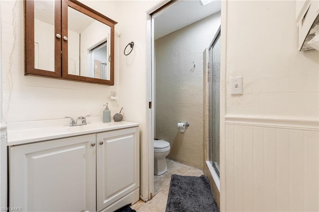 225 Avacado CT, FORT MYERS FL 33905-21