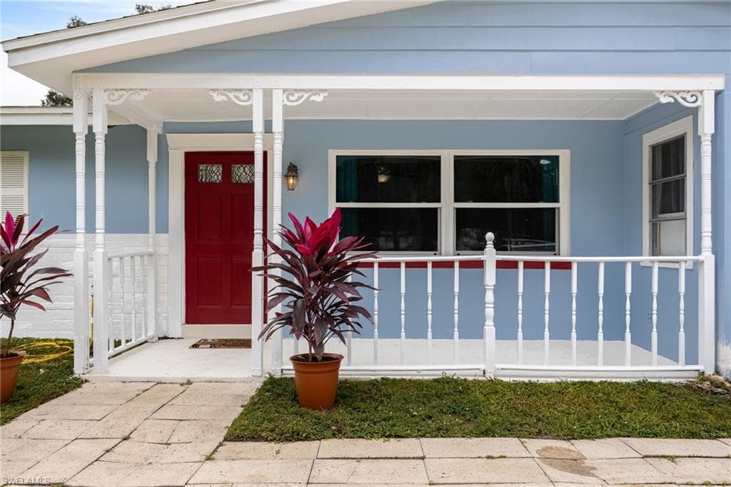 225 Avacado CT, FORT MYERS FL 33905-2