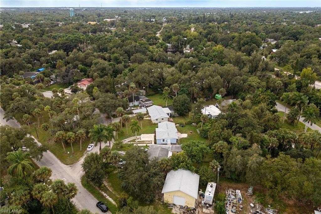 225 Avacado CT, FORT MYERS FL 33905-30