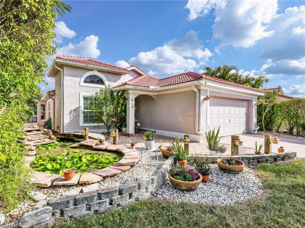164 Sabal Lake DR, NAPLES FL 34104-1